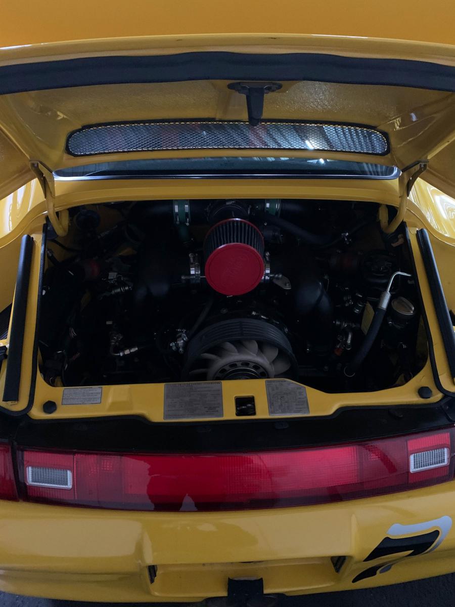 Моторный отсек Ruf CTR2 Sport (993) 1997 года  (фото 89 из 92)